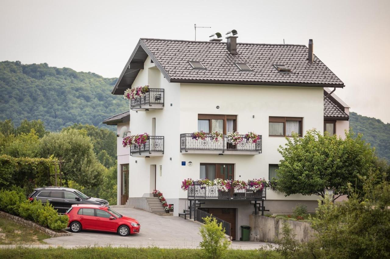 Apartments Lucic Slunj Exterior foto